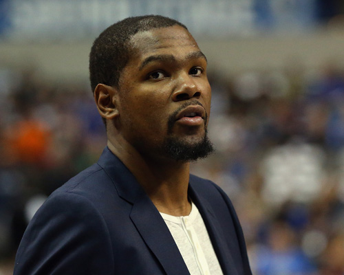 他接到中场 他接到中场