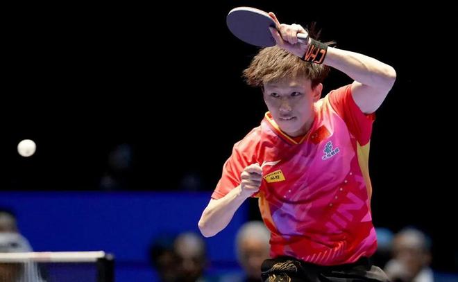 并强调了球 并强调了球