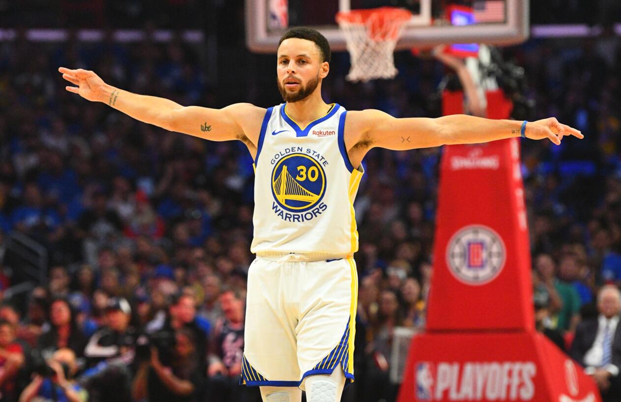 网球场上从 网球场上从